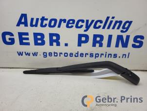 Gebruikte Ruitenwisserarm achter Toyota Yaris III (P13) 1.5 16V Hybrid Prijs € 20,00 Margeregeling aangeboden door Autorec. Gebr. Prins b.v.