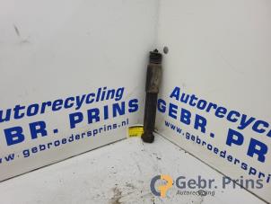 Gebruikte Schokbreker rechts-achter Volkswagen California T4 Prijs € 20,00 Margeregeling aangeboden door Autorec. Gebr. Prins b.v.