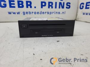 Gebruikte Bedieningspaneel Multi Media Skoda Octavia Combi (5EAC) 1.6 TDI Greenline 16V Prijs € 500,00 Margeregeling aangeboden door Autorec. Gebr. Prins b.v.