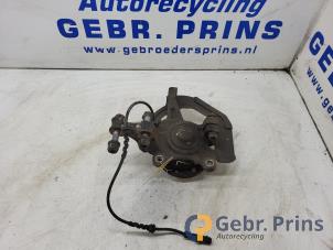 Gebruikte Fusee links-voor Renault Twingo III (AH) 1.0 SCe 70 12V Prijs € 40,00 Margeregeling aangeboden door Autorec. Gebr. Prins b.v.