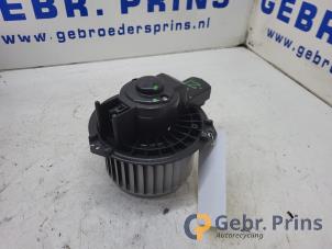 Gebruikte Chaufage Ventilatiemotor Nissan Pixo (D31S) 1.0 12V Prijs € 25,00 Margeregeling aangeboden door Autorec. Gebr. Prins b.v.