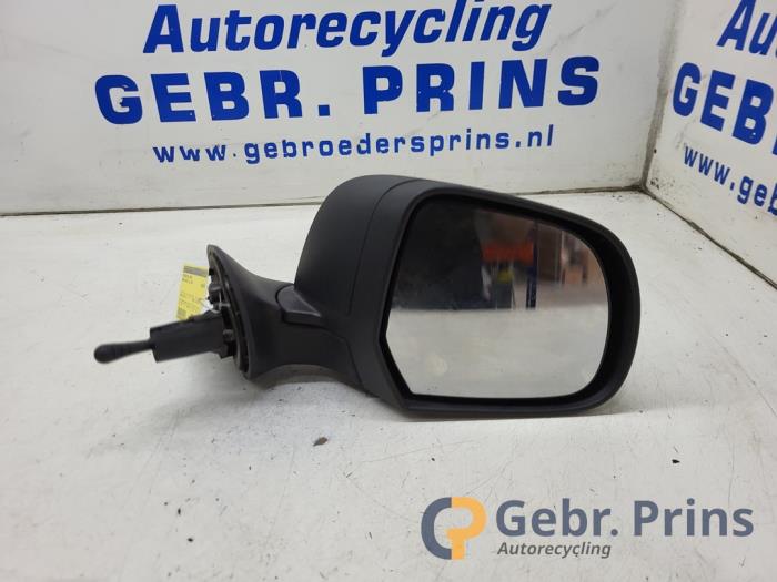 Ön Kapı Bandı (Çıtası) Sağ Dacia Lodgy 801861710R - Yerli Üretim Ön Kapı Bandı (Çıtası) Sağ Dacia Lodgy 801861710R - Yerli Üretim