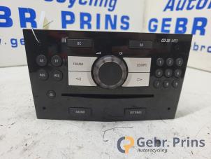Gebruikte Radio CD Speler Opel Corsa D 1.4 16V Twinport Prijs € 40,00 Margeregeling aangeboden door Autorec. Gebr. Prins b.v.
