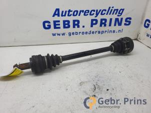 Gebruikte Aandrijfas links-achter BMW 1 serie (E87/87N) 118i 16V Prijs € 40,00 Margeregeling aangeboden door Autorec. Gebr. Prins b.v.