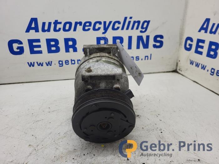 Gebruikte Aircopomp Opel Movano Combi 2.2 DTI Prijs € 75,00 Margeregeling aangeboden door Autorec. Gebr. Prins b.v.