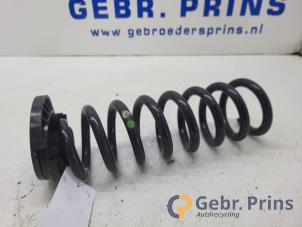 Gebruikte Veerschroef achter Mercedes C (W205) C-180 1.6 16V Prijs € 25,00 Margeregeling aangeboden door Autorec. Gebr. Prins b.v.