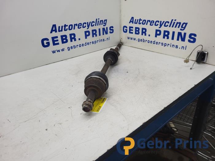 Gebruikte Aandrijfas rechts-voor Opel Combo 1.3 CDTI 16V ecoFlex Prijs € 40,00 Margeregeling aangeboden door Autorec. Gebr. Prins b.v.