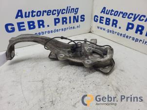Gebruikte Asschenkel links-voor Mercedes C (W205) C-180 1.6 16V Prijs € 125,00 Margeregeling aangeboden door Autorec. Gebr. Prins b.v.