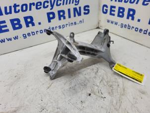 Gebruikte Steun (diversen) Mercedes C (W205) C-180 1.6 16V Prijs € 20,00 Margeregeling aangeboden door Autorec. Gebr. Prins b.v.