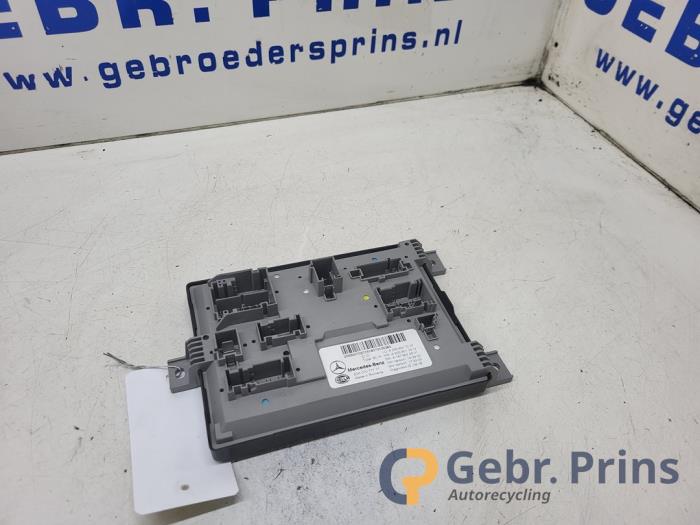 Gebruikte Computer Body Control Mercedes C (W205) C-180 1.6 16V Prijs € 40,00 Margeregeling aangeboden door Autorec. Gebr. Prins b.v.