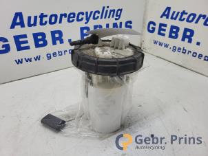 Gebruikte Tank element Pomp Renault Twingo III (AH) 1.0 SCe 70 12V Prijs € 40,00 Margeregeling aangeboden door Autorec. Gebr. Prins b.v.