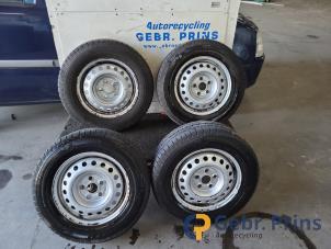Gebruikte Velgen set + banden Volkswagen Transporter T4 2.5 TDI Prijs € 250,00 Margeregeling aangeboden door Autorec. Gebr. Prins b.v.