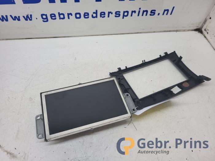Gebruikte Display Interieur Peugeot 407 SW (6E) 2.0 HDiF 16V Prijs € 100,00 Margeregeling aangeboden door Autorec. Gebr. Prins b.v.