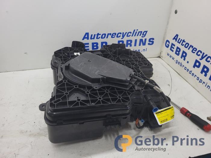 Gebruikte Tank adblue Peugeot Expert (V1/VA/VB/VE/VF/VT/VY) 1.5 BlueHDi 100 Prijs € 484,00 Inclusief btw aangeboden door Autorec. Gebr. Prins b.v.
