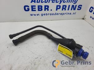 Gebruikte Vulpijp ad-blue tank Peugeot Expert (V1/VA/VB/VE/VF/VT/VY) 1.5 BlueHDi 100 Prijs € 36,30 Inclusief btw aangeboden door Autorec. Gebr. Prins b.v.