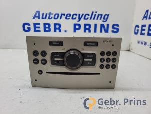 Gebruikte Radio CD Speler Opel Corsa D 1.2 16V Prijs € 40,00 Margeregeling aangeboden door Autorec. Gebr. Prins b.v.