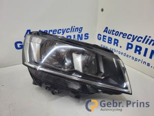 Gebruikte Rechter Koplamp Volkswagen Transporter T6 2.0 TDI Prijs € 211,75 Inclusief btw aangeboden door Autorec. Gebr. Prins b.v.