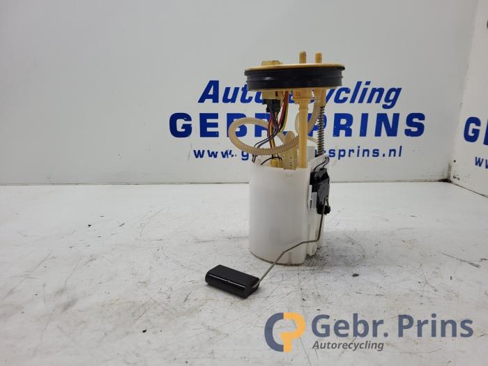 Gebruikte Tank element Pomp Volkswagen Transporter T6 2.0 TDI Prijs € 121,00 Inclusief btw aangeboden door Autorec. Gebr. Prins b.v.