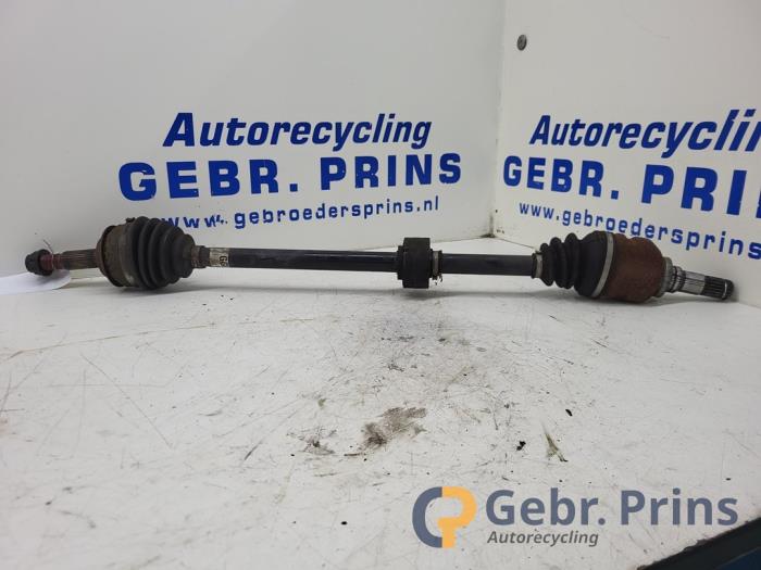 Gebruikte Aandrijfas rechts-voor Toyota Yaris III (P13) 1.4 D-4D-F Prijs € 50,00 Margeregeling aangeboden door Autorec. Gebr. Prins b.v.