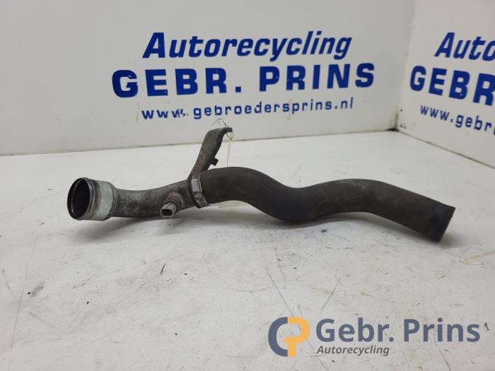 Gebruikte Intercooler Slang Toyota Yaris III (P13) 1.4 D-4D-F Prijs € 25,00 Margeregeling aangeboden door Autorec. Gebr. Prins b.v.