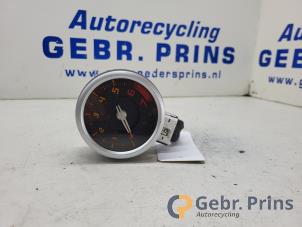 Gebruikte Toerenteller Renault Twingo II (CN) 1.2 16V Prijs € 20,00 Margeregeling aangeboden door Autorec. Gebr. Prins b.v.