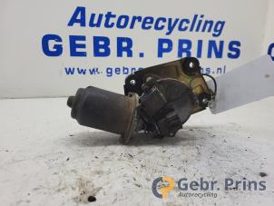 Gebruikte Ruitenwissermotor achter Suzuki New Ignis (MH) 1.3 16V Prijs € 25,00 Margeregeling aangeboden door Autorec. Gebr. Prins b.v.