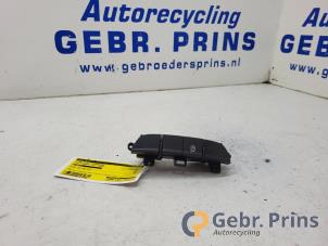 Gebruikte Start/Stop schakelaar Kia Picanto (JA) 1.0 DPi 12V Prijs € 20,00 Margeregeling aangeboden door Autorec. Gebr. Prins b.v.