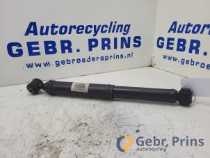 Gebruikte Schokdemper links-achter Opel Crossland (X) 1.2 Turbo 12V Prijs € 25,00 Margeregeling aangeboden door Autorec. Gebr. Prins b.v.