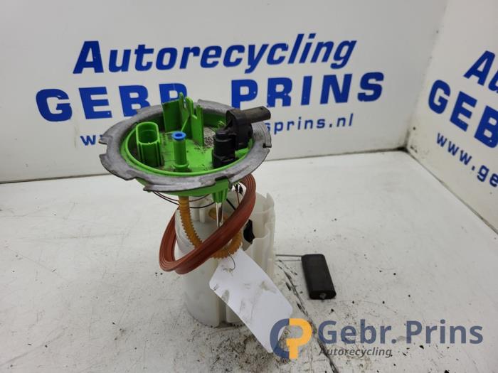 Gebruikte Tank element Pomp Volkswagen Passat Variant (3G5) 1.4 GTE 16V Prijs € 40,00 Margeregeling aangeboden door Autorec. Gebr. Prins b.v.