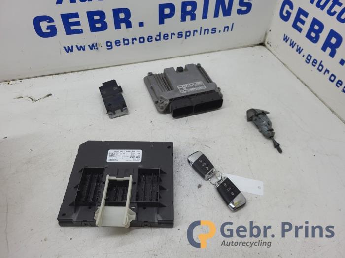 Gebruikte Contactslot + computer Volkswagen Passat Variant (3G5) 1.4 GTE 16V Prijs € 300,00 Margeregeling aangeboden door Autorec. Gebr. Prins b.v.