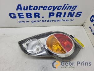 Gebruikte Achterlicht rechts Chevrolet Spark (M300) 1.0 16V Bifuel Prijs € 40,00 Margeregeling aangeboden door Autorec. Gebr. Prins b.v.