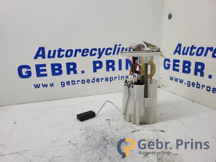 Gebruikte Tank element Pomp Opel Vivaro 1.6 CDTI 115 Prijs € 42,35 Inclusief btw aangeboden door Autorec. Gebr. Prins b.v.