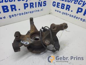 Gebruikte Asschenkel links-voor Opel Corsa D 1.4 16V Twinport Prijs € 25,00 Margeregeling aangeboden door Autorec. Gebr. Prins b.v.