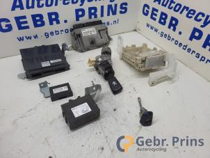 Gebruikte Kontaktslot + computer Peugeot 108 1.0 12V Prijs € 200,00 Margeregeling aangeboden door Autorec. Gebr. Prins b.v.