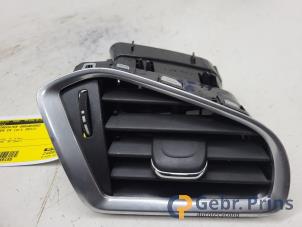 Gebruikte Luchtrooster Dashboard Citroen C4 Berline (NC) 1.6 16V VTi Prijs € 30,00 Margeregeling aangeboden door Autorec. Gebr. Prins b.v.