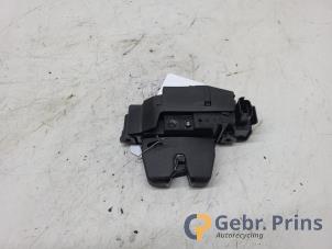 Gebruikte Achterklep Slotmechaniek Citroen C4 Berline (NC) 1.6 16V VTi Prijs € 20,00 Margeregeling aangeboden door Autorec. Gebr. Prins b.v.