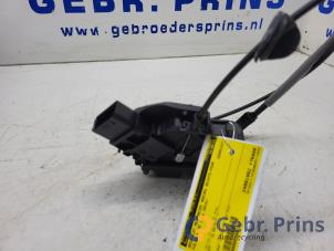 Gebruikte Slotmechaniek Portier 4Deurs rechts-voor Volvo XC70 (BZ) 2.0 D3 20V Prijs € 50,00 Margeregeling aangeboden door Autorec. Gebr. Prins b.v.