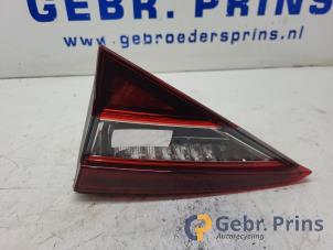 Gebruikte Achterlicht rechts Skoda Superb Combi (3V5) 2.0 TDI Prijs € 75,00 Margeregeling aangeboden door Autorec. Gebr. Prins b.v.