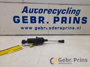 Gebruikte Koppeling Hoofd Cilinder Mercedes A (W176) 1.6 A-180 16V Prijs € 25,00 Margeregeling aangeboden door Autorec. Gebr. Prins b.v.