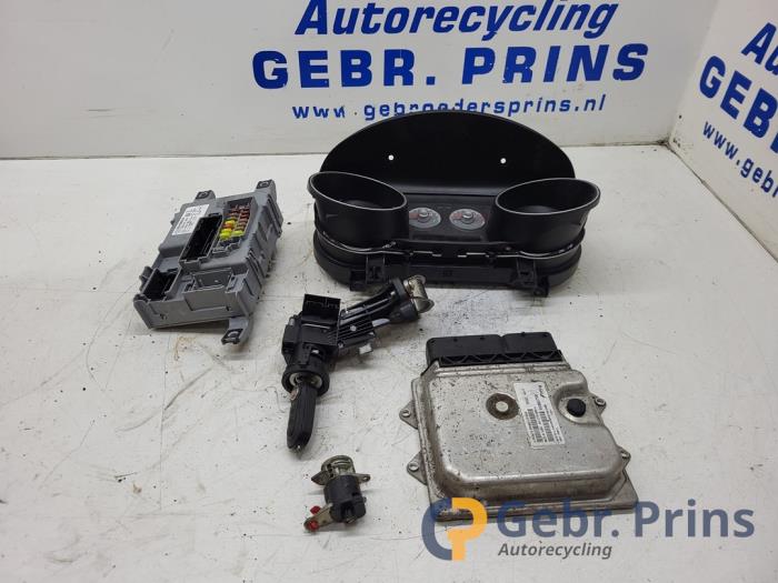 Gebruikte Kontaktslot + computer Fiat Punto Evo (199) 1.3 JTD Multijet 85 16V Euro 5 Prijs € 125,00 Margeregeling aangeboden door Autorec. Gebr. Prins b.v.