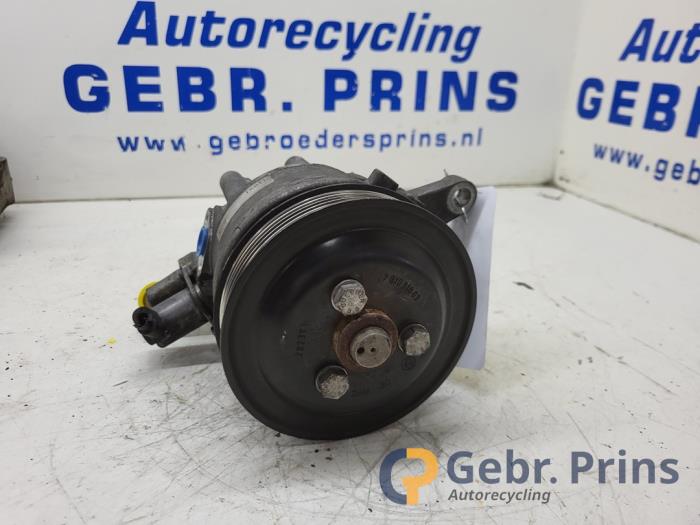 Gebruikte Servopomp BMW 7 serie (F01/02/03/04) 740d 24V Prijs € 150,00 Margeregeling aangeboden door Autorec. Gebr. Prins b.v.