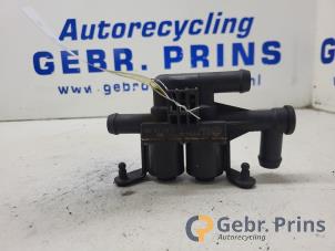 Gebruikte Extra waterpomp BMW 7 serie (F01/02/03/04) 740d 24V Prijs € 30,00 Margeregeling aangeboden door Autorec. Gebr. Prins b.v.