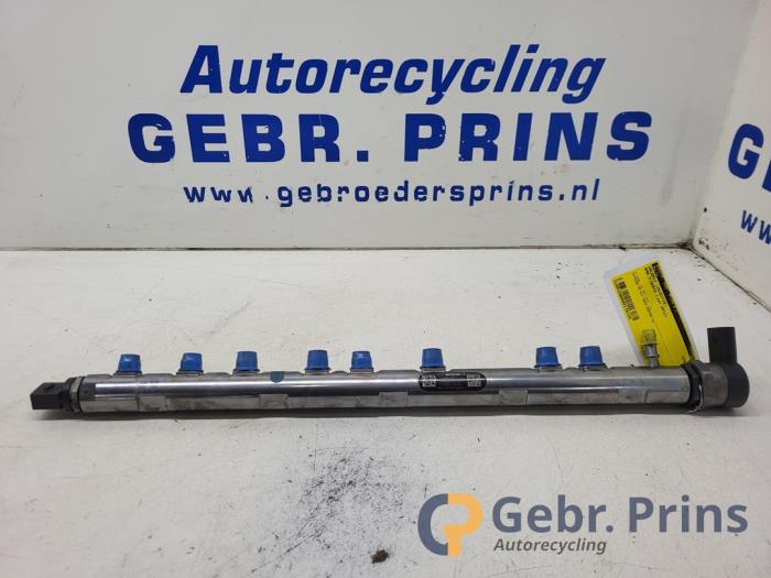 Gebruikte Injector brug BMW 7 serie (F01/02/03/04) 740d 24V Prijs € 100,00 Margeregeling aangeboden door Autorec. Gebr. Prins b.v.