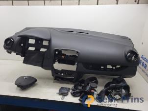 Gebruikte Airbag set + dashboard Renault Clio IV (5R) 0.9 Energy TCE 90 12V Prijs € 400,00 Margeregeling aangeboden door Autorec. Gebr. Prins b.v.