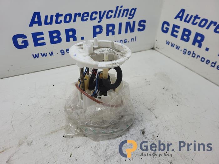 Gebruikte Tank element Pomp Volvo V40 (MV) 2.0 D2 16V Prijs € 50,00 Margeregeling aangeboden door Autorec. Gebr. Prins b.v.