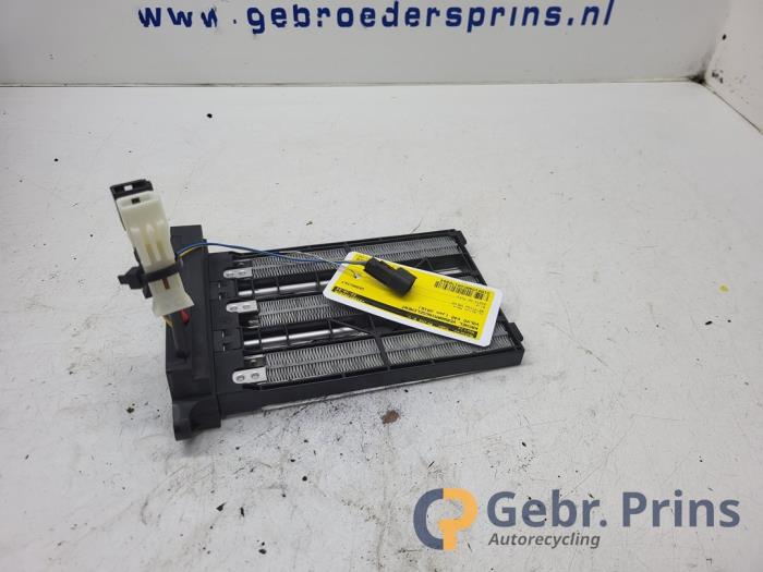 Gebruikte Element Kachelverwarming Volvo V40 (MV) 2.0 D2 16V Prijs € 35,00 Margeregeling aangeboden door Autorec. Gebr. Prins b.v.