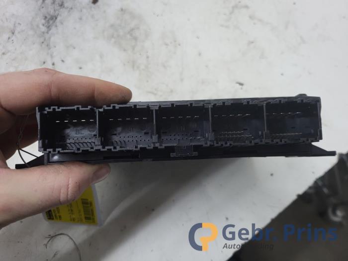 Computer Body Control van een Ford Focus 3 Wagon 1.0 Ti-VCT EcoBoost 12V 100 2013