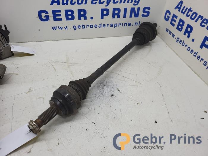 Gebruikte Aandrijfas rechts-achter BMW 5 serie (F10) 525d xDrive 16V Prijs € 75,00 Margeregeling aangeboden door Autorec. Gebr. Prins b.v.