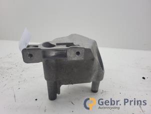 Gebruikte Motorsteun Opel Astra K Sports Tourer 1.0 Turbo 12V Prijs € 15,00 Margeregeling aangeboden door Autorec. Gebr. Prins b.v.