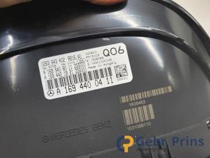 Gebruikte Tellerklok Mercedes B (W245) 1.5 B-160 16V Prijs € 50,00 Margeregeling aangeboden door Autorec. Gebr. Prins b.v.